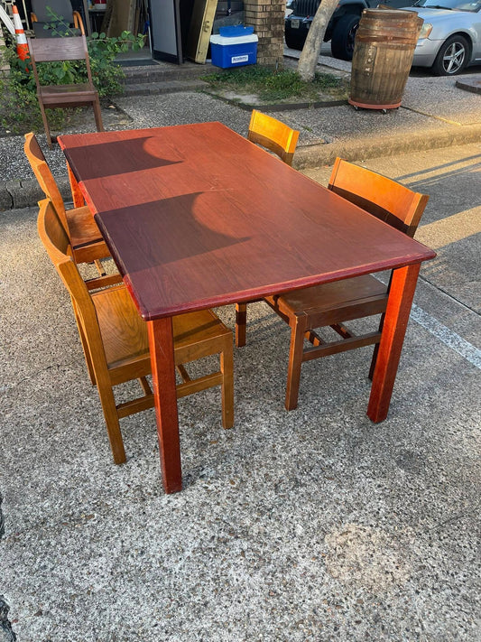 library tabel and 4 solid oak chairs
