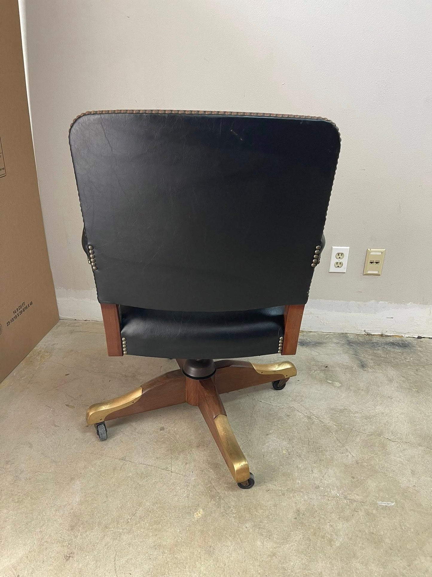 Gunlocke Leather Adjustable Swivel Office Chair Late 20th Century