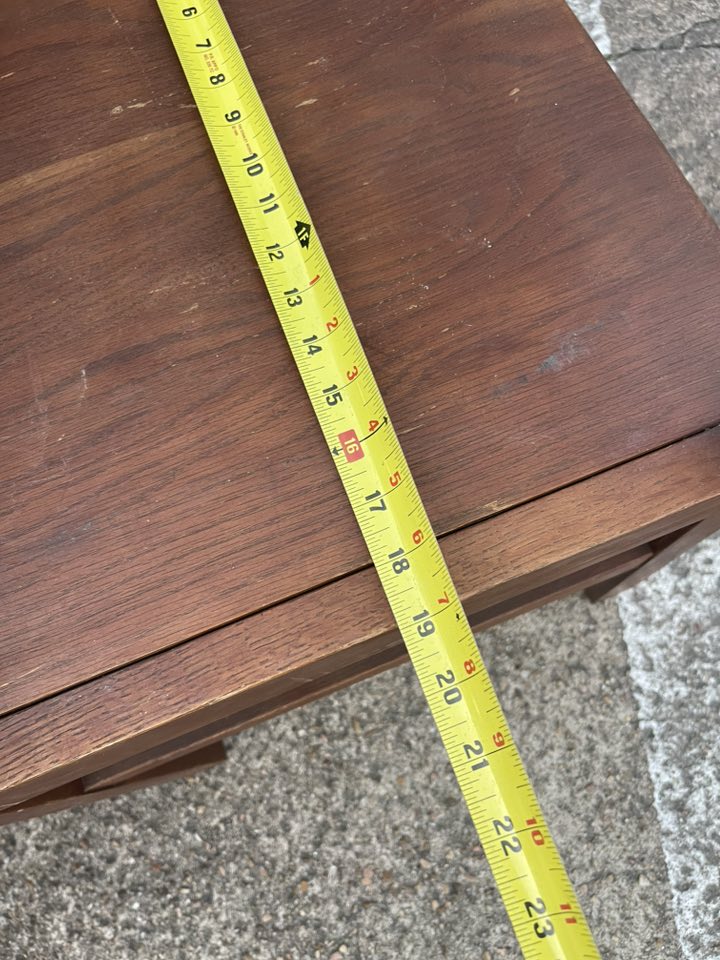 library tabel and 4 solid oak chairs