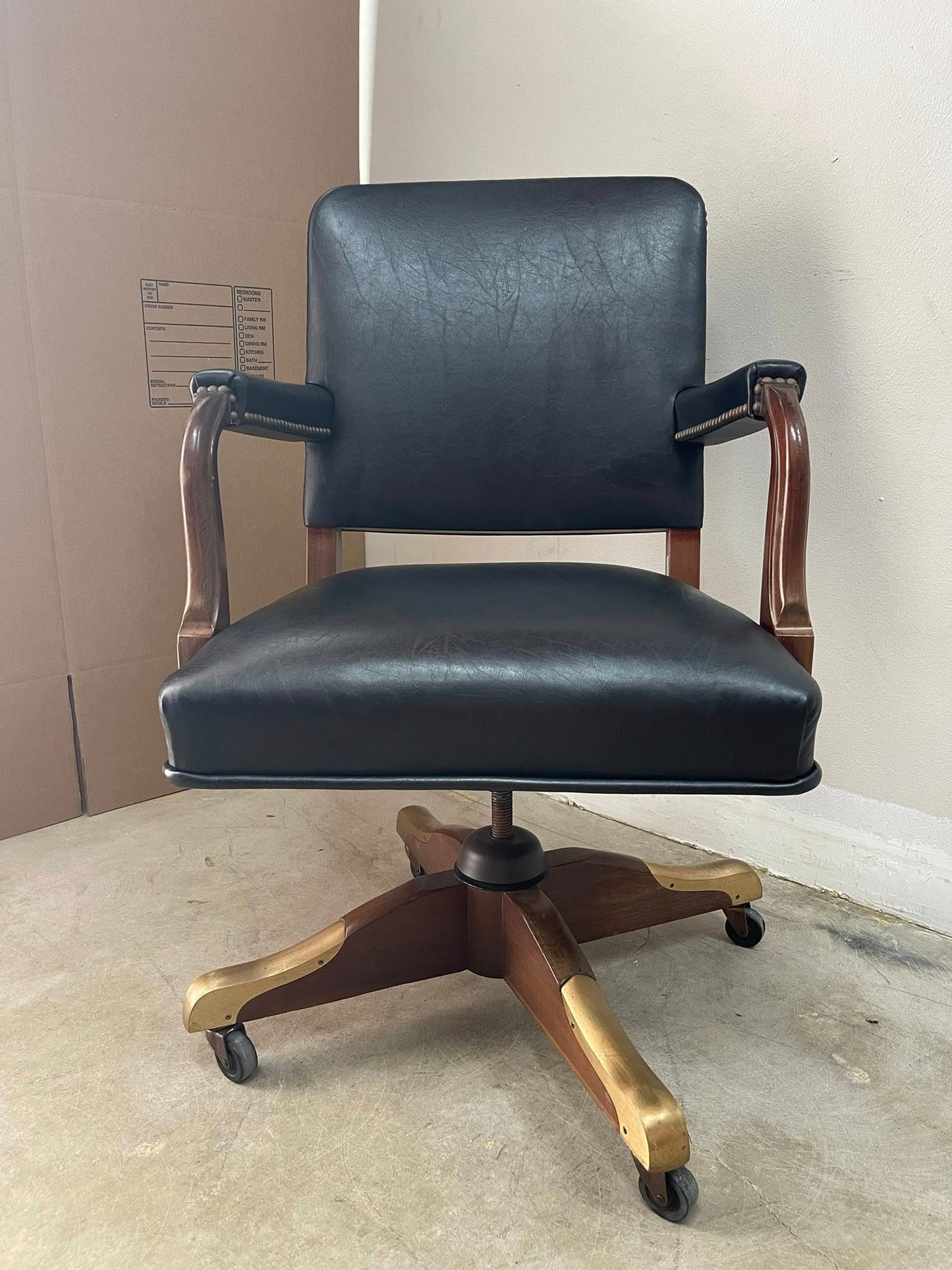 Gunlocke Leather Adjustable Swivel Office Chair Late 20th Century