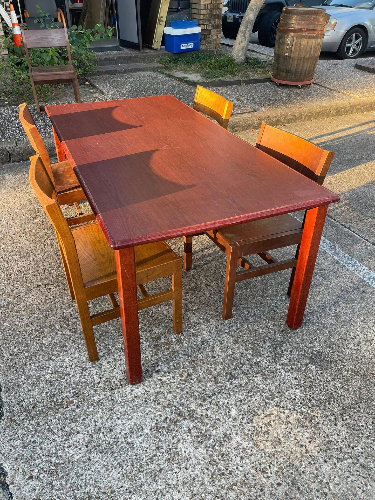 library tabel and 4 solid oak chairs