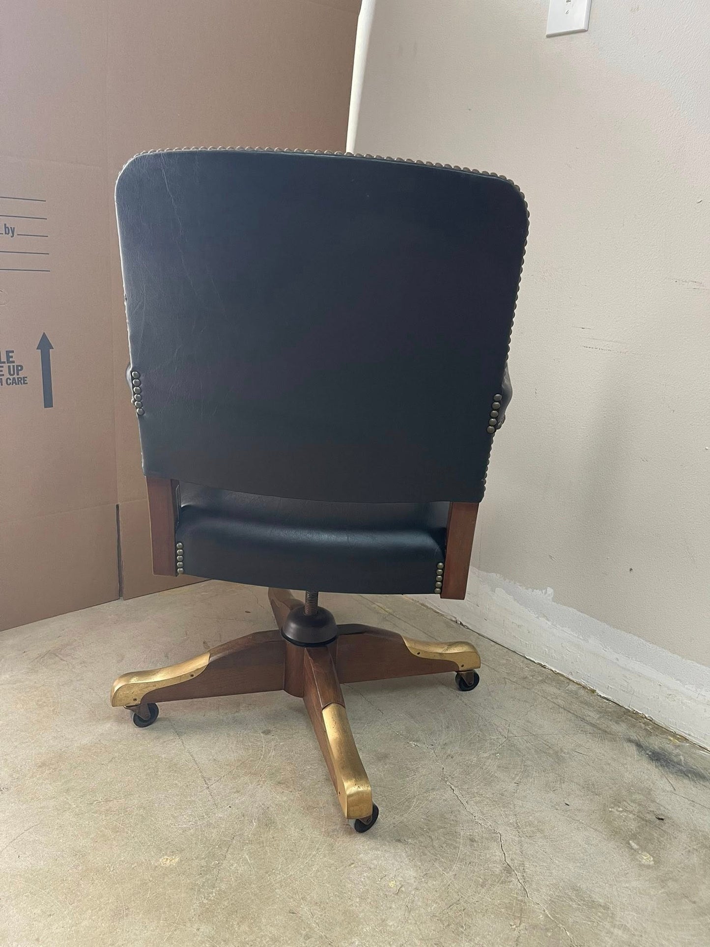 Gunlocke Leather Adjustable Swivel Office Chair Late 20th Century