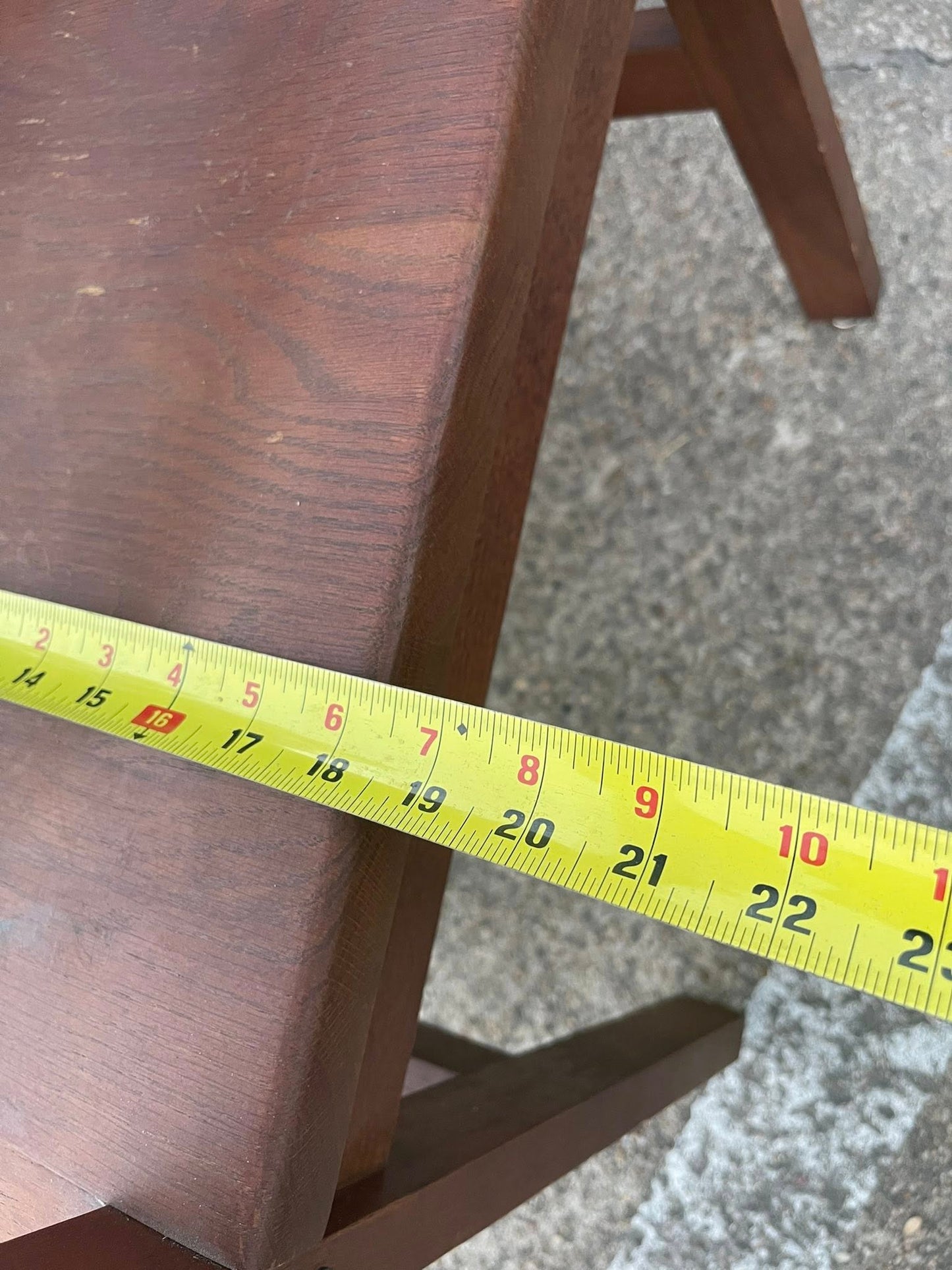 library tabel and 4 solid oak chairs