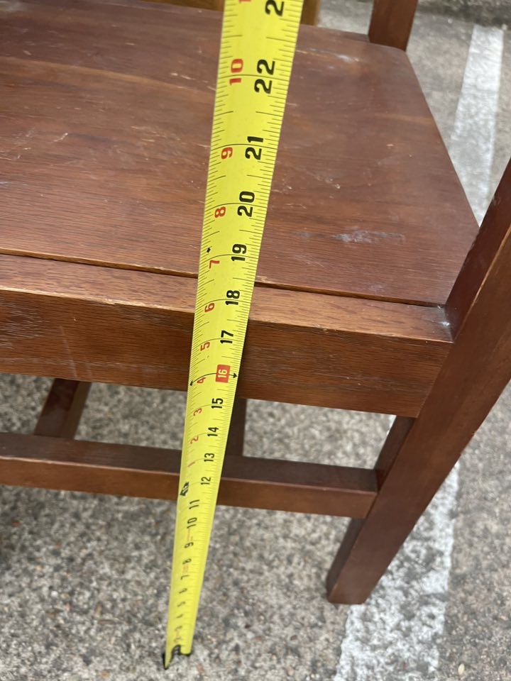 library tabel and 4 solid oak chairs