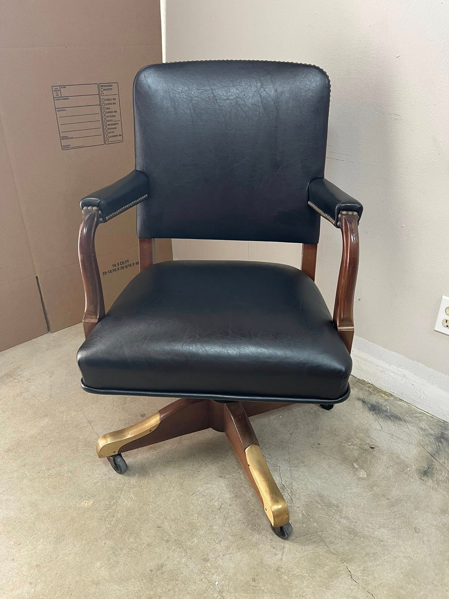 Gunlocke Leather Adjustable Swivel Office Chair Late 20th Century